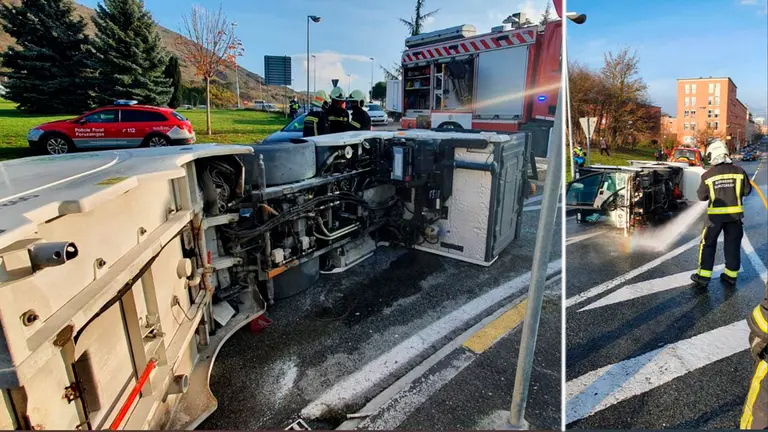 La máquina ha volcado en Mendillorri. BOMBEROS DE NAVARRA