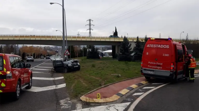 Accidente en las inmediaciones del Centro Comercial La Morea. POLICÍA FORAL