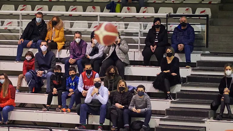 El Basket Navarra se enfrenta a La Roda Albacete en Pamplona. PABLO LASAOSA