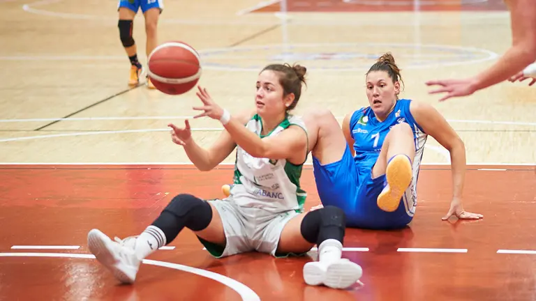 FNB Ardoi se enfrenta al CB Arxil Pontevedra en Zizur. PABLO LASAOSA