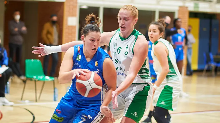 FNB Ardoi se enfrenta al CB Arxil Pontevedra en Zizur. PABLO LASAOSA