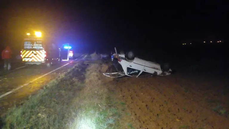 Accidente en la NA-7451 entre Oco y Murieta en el que los tripulantes del vehículo desaparecieron. POLICÍA FORAL