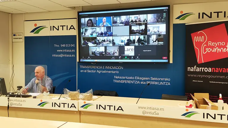 Cata online dirigida a usuarios de varias residencias de mayores en Navarra. CEDIDA