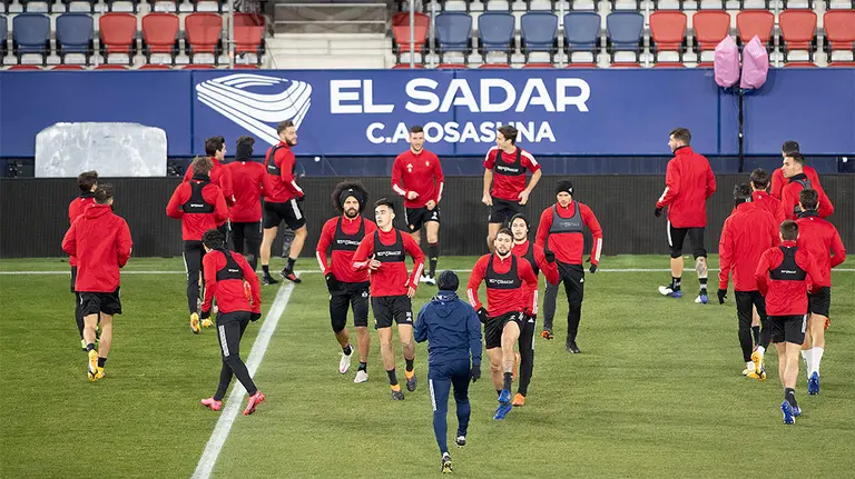 Entrenamiento de los jugadores de Osasuna en el estadio de El Sadar. CA Osasuna.