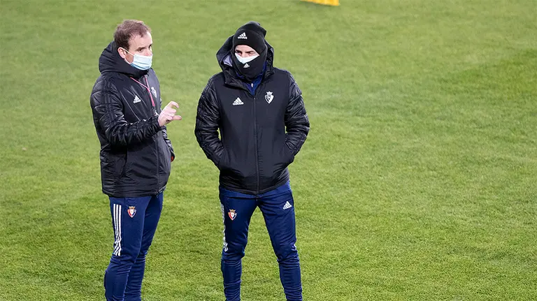Jagoba Arrasate junto a Bittor Alkiza en El Sadar. CA Osasuna.