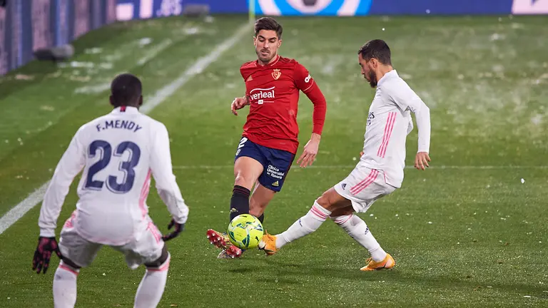 Partido entre Osasuna y Real Madrid correspondiente a la jornada número 18 de La Liga jugado en el estadio de El Sadar de Pamplona. MIGUEL OSÉS