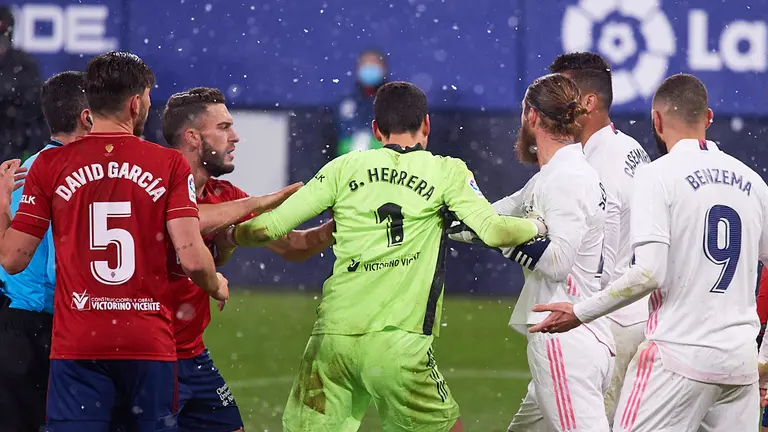 Partido entre Osasuna y Real Madrid correspondiente a la jornada número 18 de La Liga jugado en el estadio de El Sadar de Pamplona. MIGUEL OSÉS