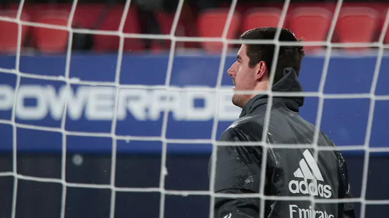 Thibaut Courtois en el partido entre Osasuna y Real Madrid en Pamplona. Europa Press.
