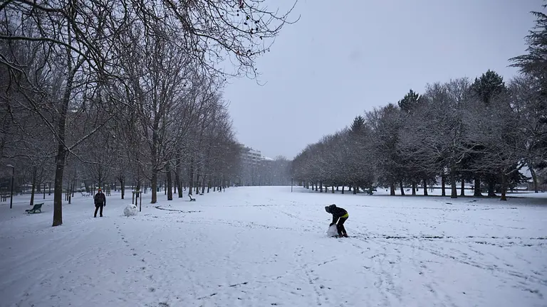 La borrasca “Filomena” deja nieve en Pamplona. PABLO LASAOSA