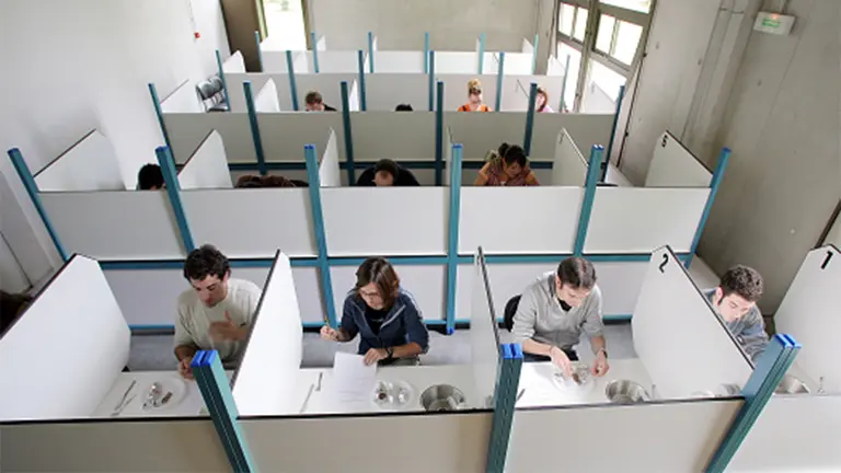 Sala de catas del laboratorio de análisis sensorial. UPNA