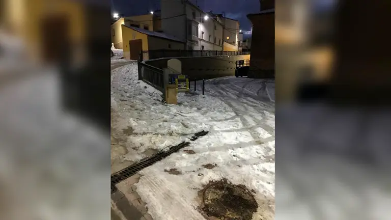 Imagen de la calzada de Sesma con hielo y nieve. CEDIDA