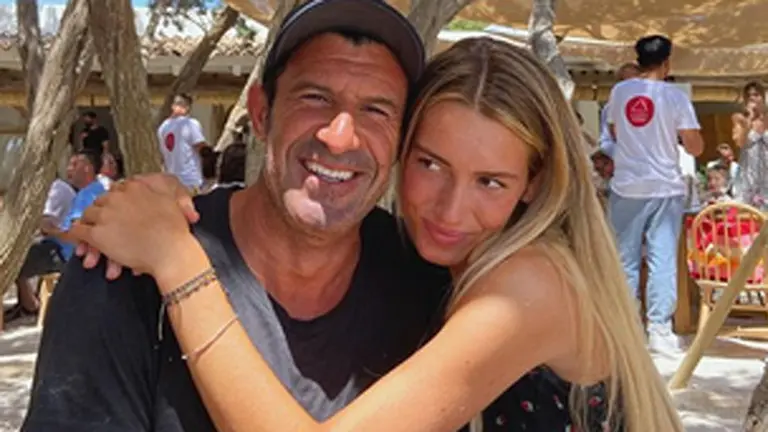 Daniela Svedin Figo en una fotografía junto a su padre.