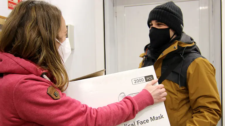 Reparto mascarillas. RED NAVARRA CONTRA LA POBREZA