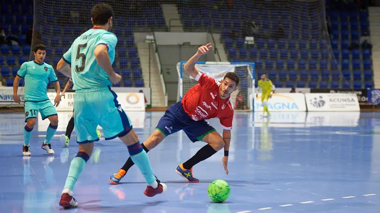 Osasuna Xota se enfrenta al Levante en el Pabellón Anaitasuna de Pamplona. MIGUEL OSÉS