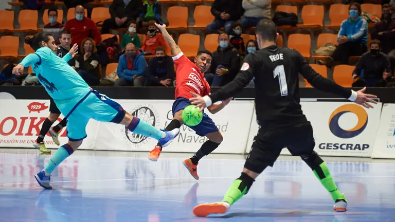 Osasuna Xota se enfrenta al Levante en el Pabellón Anaitasuna de Pamplona. MIGUEL OSÉS