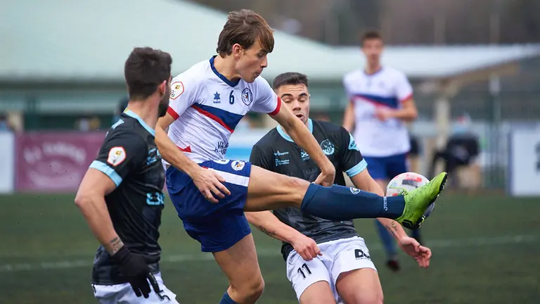 Partido entre la Mutilvera y el Logroñes. MIGUEL OSÉS