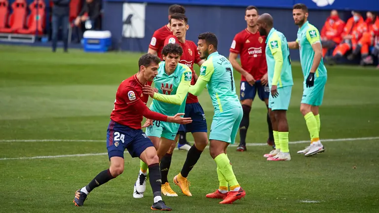 Partido entre Osasuna y Granada correspondiente a la jornada número 20 de La Liga jugado en el estadio de El Sadar de Pamplona. MIGUEL OSÉS