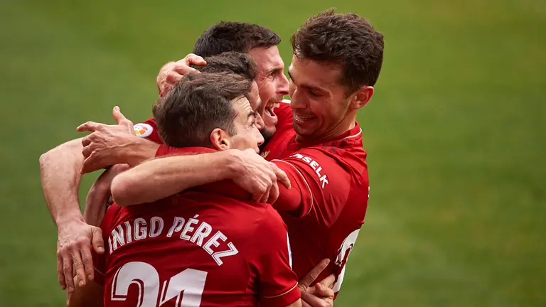 Partido entre Osasuna y Granada correspondiente a la jornada número 20 de La Liga jugado en el estadio de El Sadar de Pamplona. MIGUEL OSÉS