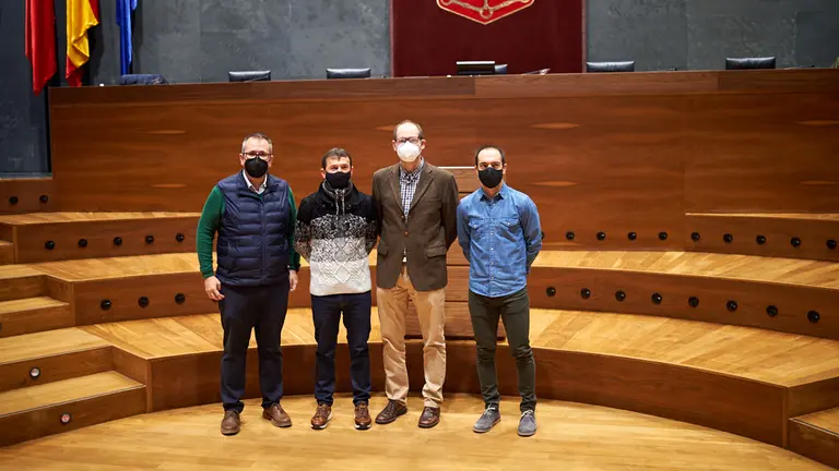 Sesión de trabajo para que una representación de la Asociación de Bandas de Navarra presente y exponga sus proyectos futuros. MIGUEL OSÉS