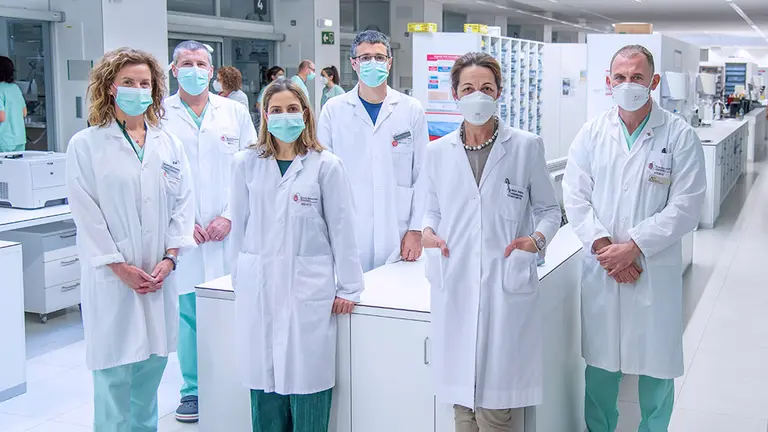 Equipo de UCI de trasplantes. De izquierda a derecha Inés Osés, Óscar Agudo, María Barber, Mauro Loinaz, Micaela Sancho y José Roldán. GOBIERNO DE NAVARRA