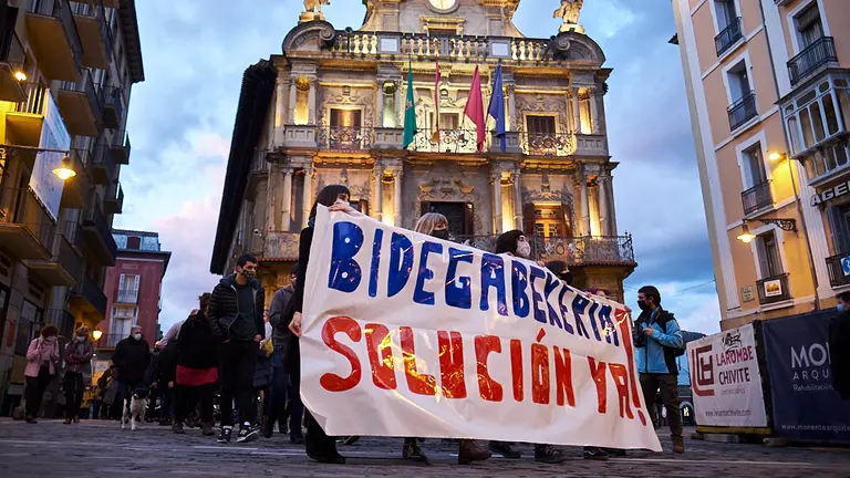 Manifestación de la plataforma Haur Eskolak Euskaraz para protestar por la situación del euskera en las escuelas infantiles de Pamplona. PABLO LASAOSA