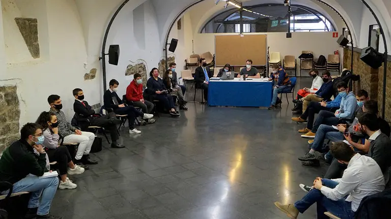 Pleno del Parlamento Joven de Navarra. CEDIDA