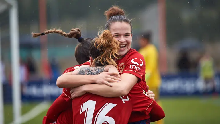 Osasuna Femenino juega contra Collerense Mallorca en las instalaciones de Tajonar. MIGUEL OSÉS