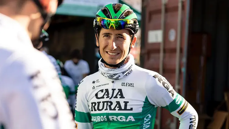 El navarro Julen Amézqueta con el equipo Caja Rural RGA.