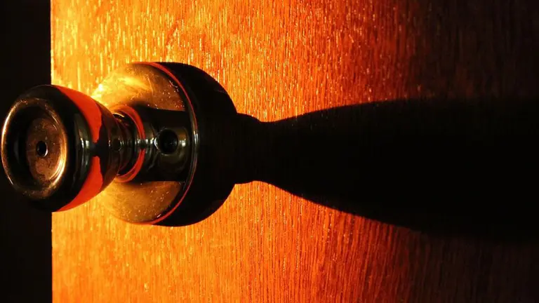 Imagen del pomo de una puerta abierta ARCHIVO