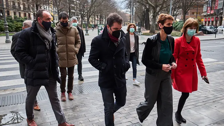 María Chivite y Javier Esparza acceden al Parlamento. PABLO LASAOSA