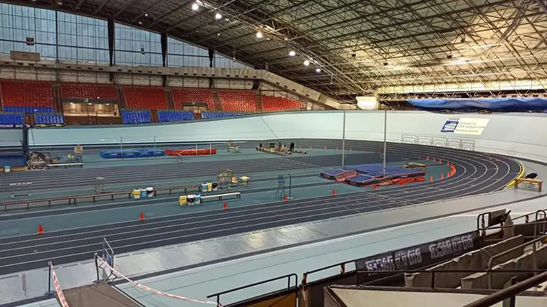Velódromo de Anoeta en San Sebastián. @atletismoFNAF.