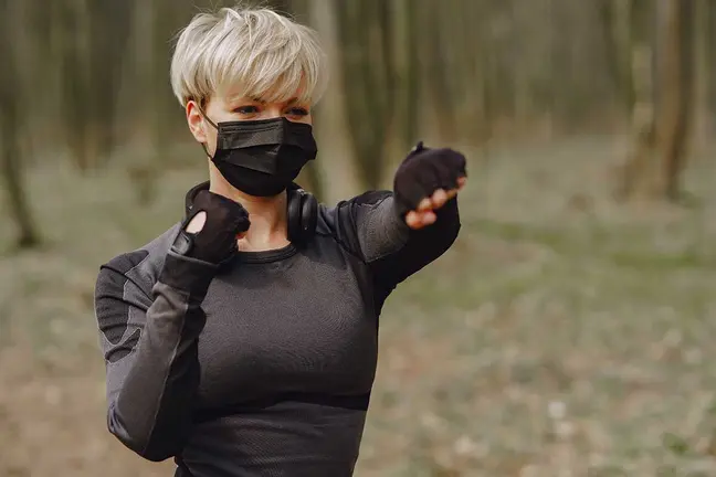 Hacer deporte en tiempos de COVID: Cómo usar las mascarillas deportivas