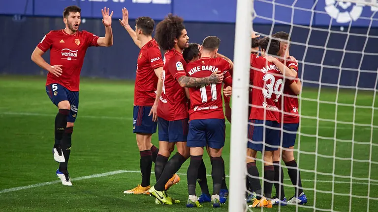 Partido entre Osasuna y Eibar, correspondiente a la jornada número 22 de La Liga, disputado en el estadio de El Sadar de Pamplona. MIGUEL OSÉS