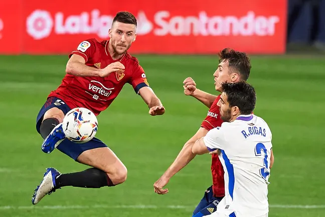 Partido entre Osasuna y Eibar, correspondiente a la jornada número 22 de La Liga, disputado en el estadio de El Sadar de Pamplona. MIGUEL OSÉS