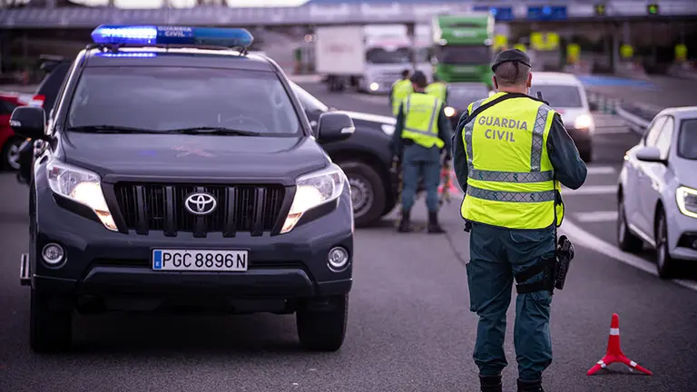 Control de tráfico de la Guardia Civil en Navarra. ARCHIVO (3)