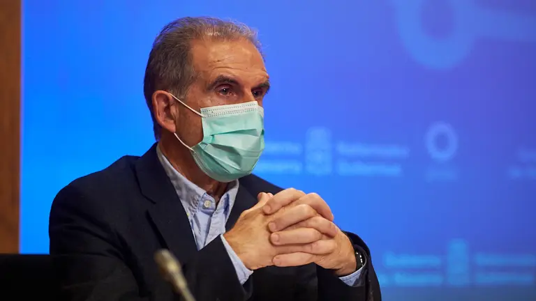 La consejera de Salud, Santos Induráin; el director gerente del Servicio Navarro de Salud-Osasunbidea (SNS-O), Gregorio Achutegui; y la directora gerente del Instituto de Salud Pública y Laboral de Navarra (ISPLN), Marian Nuin, informan sobre los siguientes pasos a seguir en el plan de vacunación de Navarra. MIGUEL OSÉS