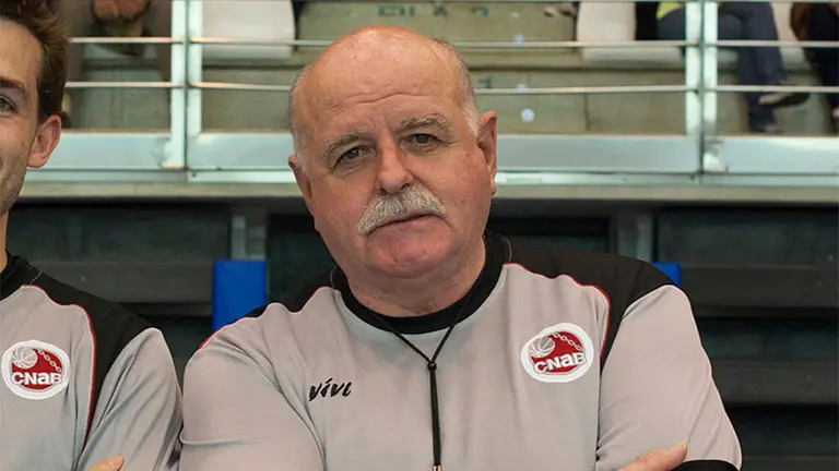 El exárbitro navarro de baloncesto Antonio Ros. @FNBaloncesto.