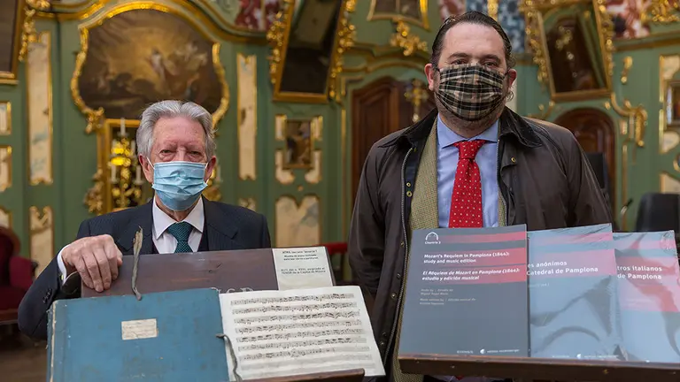 Aurelio Sagaseta, maestro de capilla de la Catedral de Pamplona, y Rafael Zafra, investigador de la Universidad de Navarra y colaborador del Instituto Cultura y Sociedad. UNAV