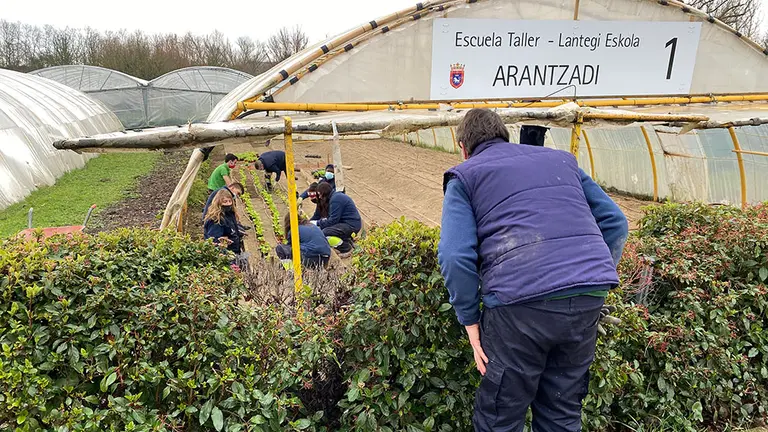 de Horticultura urbana y ecológica, floricultura y jardinería de bajo coste. AYUNTAMIENTO DE PAMPLONA