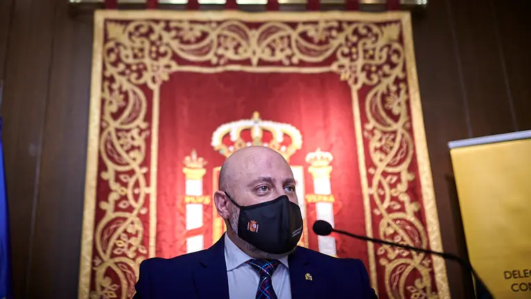 Rueda de prensa del delegado del Gobierno en Navarra, José Luis Arasti, presentando el informe 'Cumpliendo. Navarra 2020’. PABLO LASAOSA