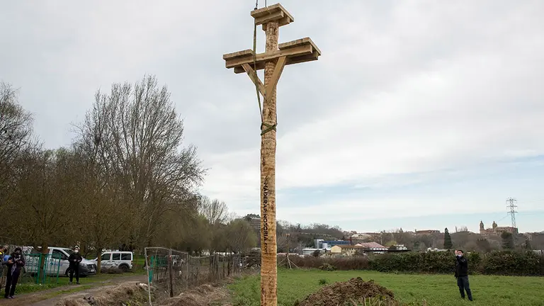 A* Jesús Garzaron
F* 2021_02_18
T* Colocación de un nido de cigüeñas
L* Magdalena