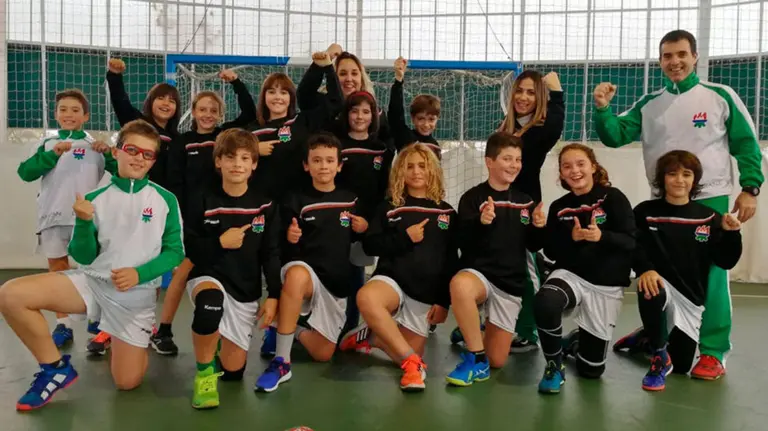 Imagen de las jugadoras de la AD San Juan de balonmano. Cedida FNB.