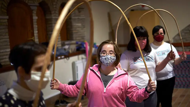 Participantes de la actividad 'Downzas' organizada por la Asociación de Síndrome de Down de Navarra. PABLO LASAOSA