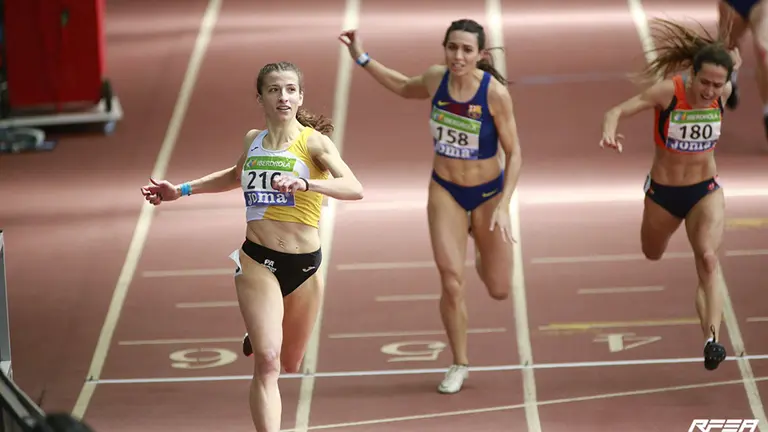 La navarra Nerea Bermejo se impone con facilidad al esprint. @PamplonaAt.