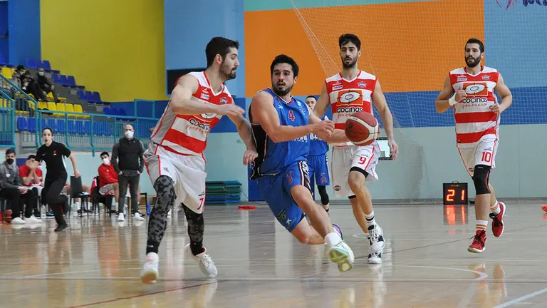Partido de liga Eba con el Valle de Egüés como protagonista. @FNBaloncesto