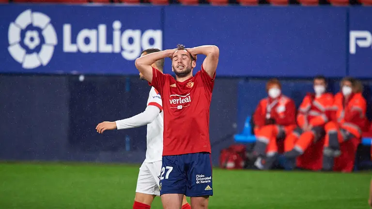 Partido entre Osasuna y Sevilla correspondiente a la jornada número 24 disputado en el estadio de El Sadar de Pamplona. MIGUEL OSÉS