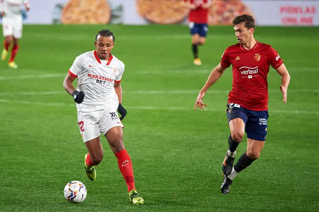 Partido entre Osasuna y Sevilla correspondiente a la jornada número 24 disputado en el estadio de El Sadar de Pamplona. MIGUEL OSÉS