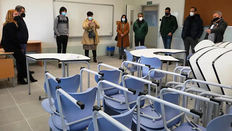 La Comisión de Educación visita el nuevo IES de Ribaforada. PARLAMENTO DE NAVARRA