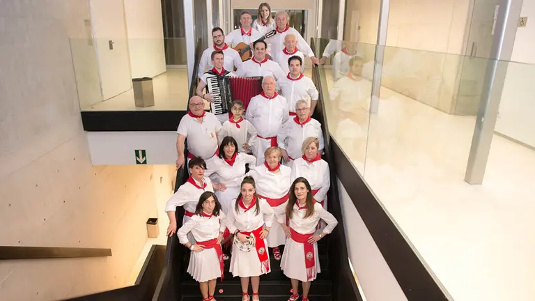 Miembros de la La Escuela de Jotas Manuel Turrillas. CEDIDA