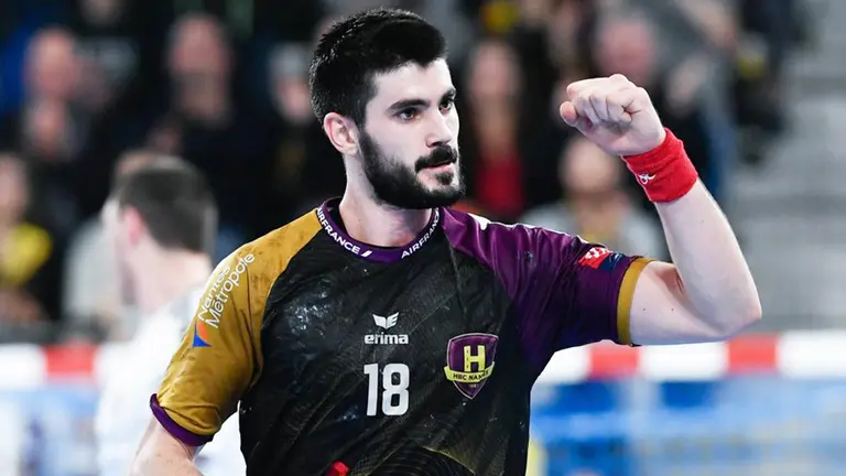 El navarro Eduardo Gurbindo con la camiseta del Nantes francés. @handball1010x100